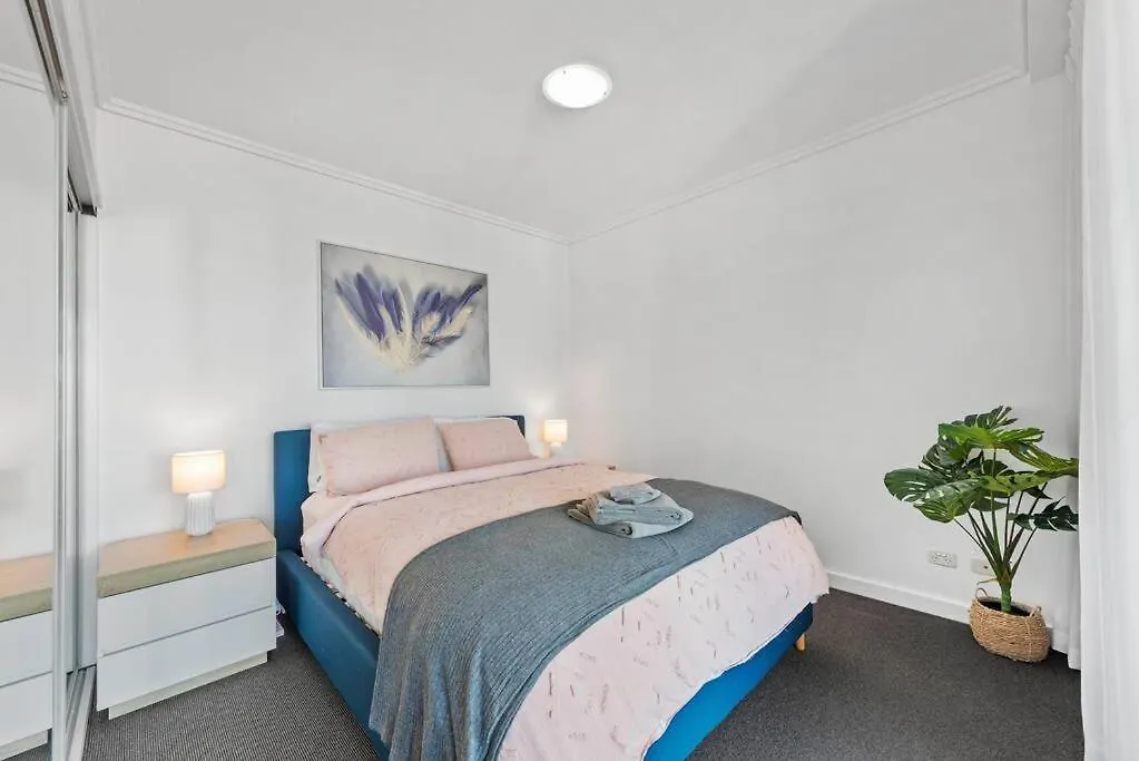 City Heights! 2Bed/1Bath/1Car/Views ~ Cbd Brisbane 0*,  Australia